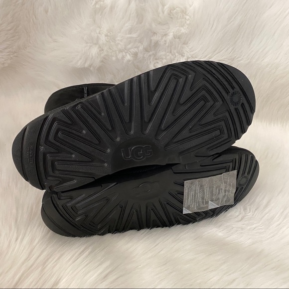 UGG Classic Short Boots Kid’s 6 (Fits Women’s 8) NWOB - Picture 5 of 15